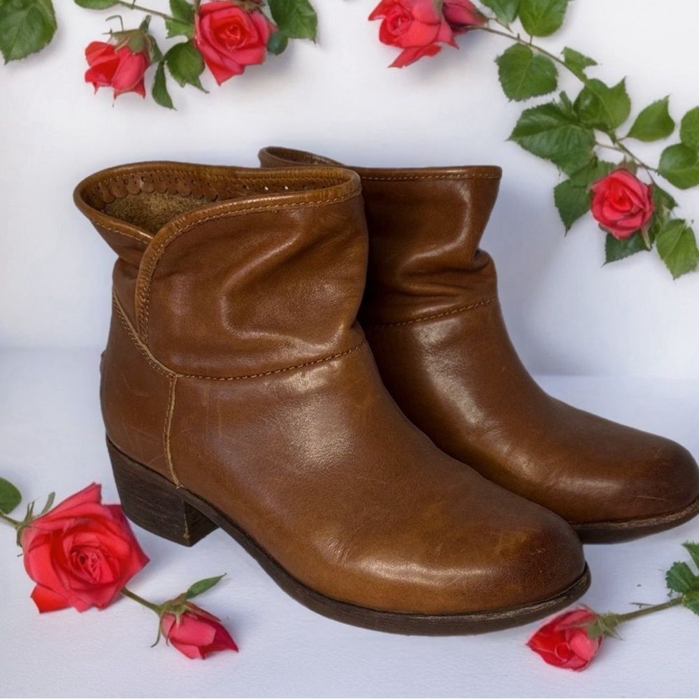 * UGG Tan Leather Ankle Booties